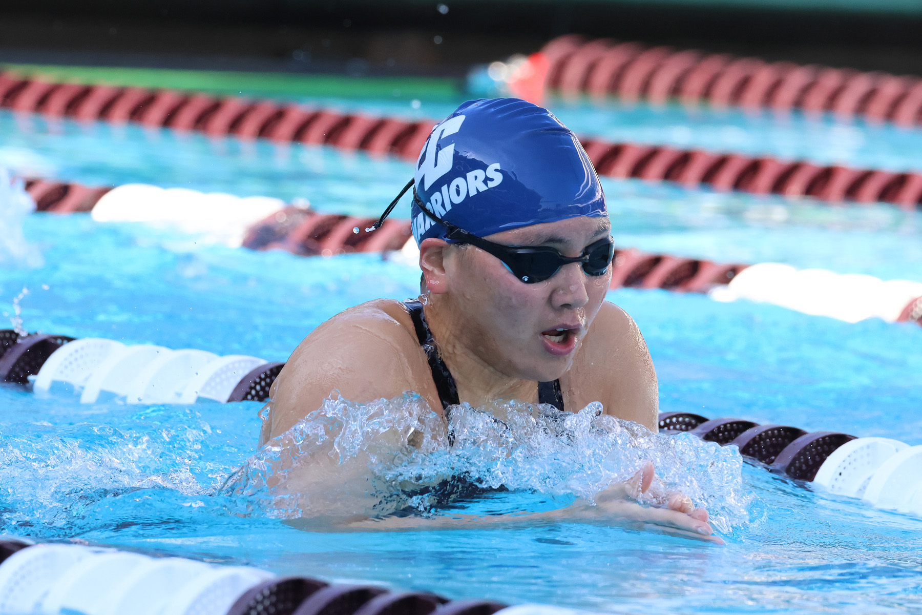 Mia Park swims to one of her SCC women's record wins (photo by Richard Quinton).