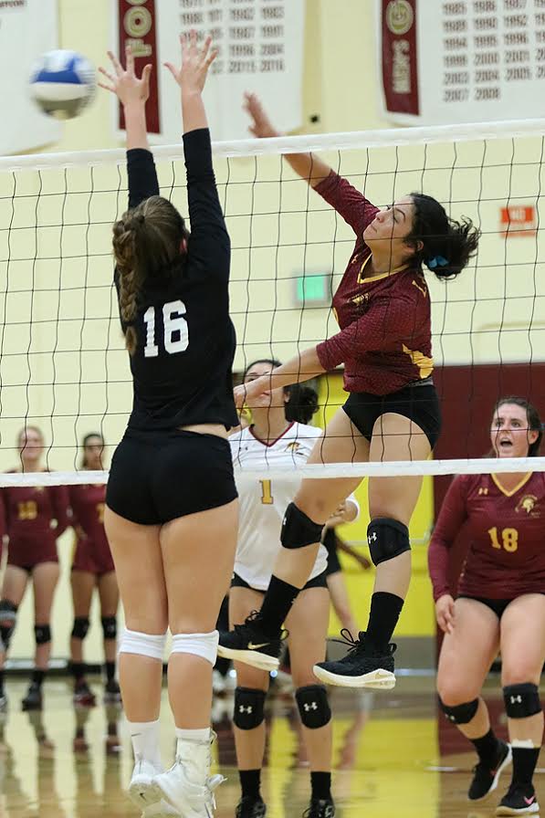 PCC's Leslie Rivera Inaugural CCCWVCA State Volleyball Player of the Week